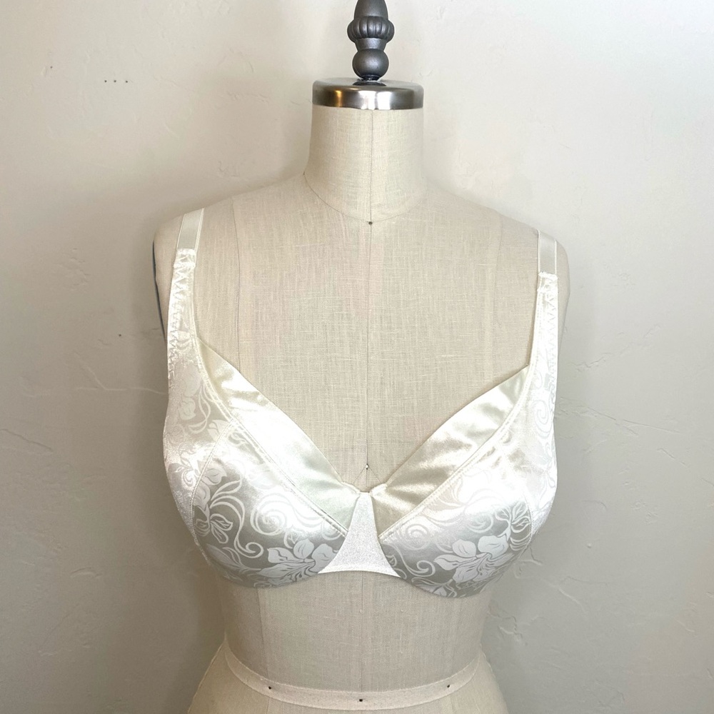 Hanes Her Way 36D White Floral Satin Full Coverage Patterned Bra Cream Underwire